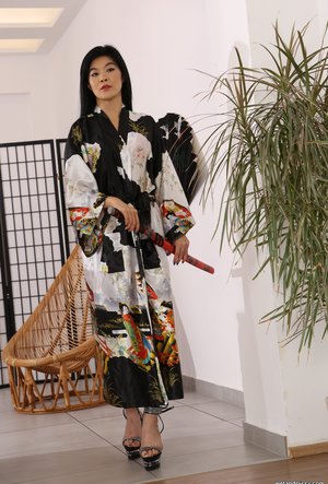 18 year old Brooke Lynn giving and receiving oral sex before facial cumshot